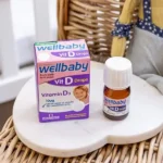 ⁦Vitabiotics Wellbaby Vitamin D Drops 10 µg 30 ml للنمو الطبيعي وتطور العظام لدى الأطفال⁩ - الصورة ⁦2⁩