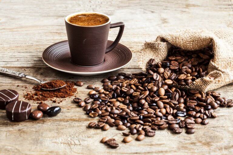 فوائد القهوة لتحسين التركيز والطاقة